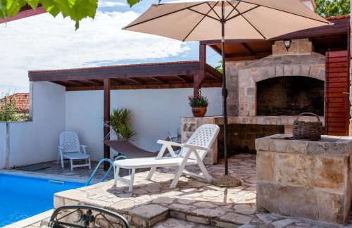 Countryside Family Villa with Private Pool - Photo 13