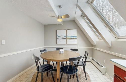 Kingswood Mountainside Retreat - Photo 8