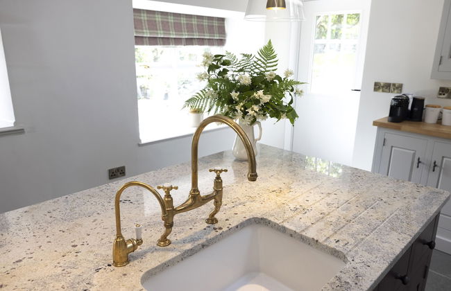 JOIVY Exceptional Cottage W/ Stunning Country Views - Photo 23