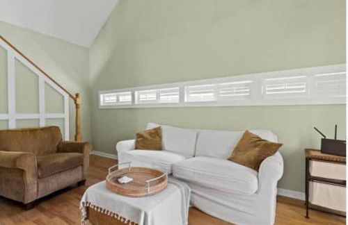 Majestic Family Home in Saratoga New York - Photo 19