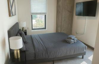Birmingham Stay 2BR with Rooftop Amenities - Foto 12