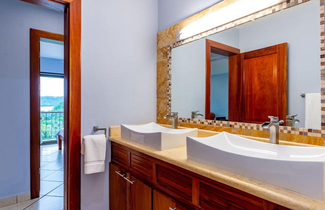 2-Bedroom Condo with Ocean View and Pool - Photo 17