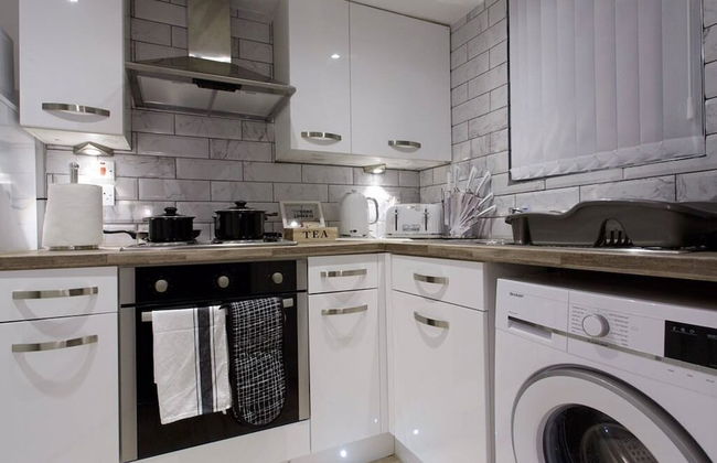 Shaftesbury Apartments - Photo 25