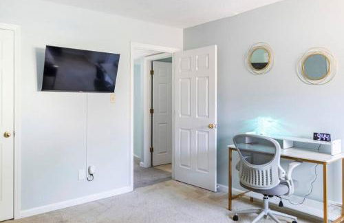 King Bed_Cozy Urban Retreat-Central Memphis - Foto 23