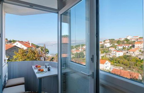1 Bedroom Lovely Apartment In Splitska - Foto 13