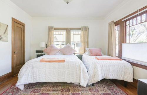 1 Berkeley - Entire Apartment - Private, Spacious - Photo 1