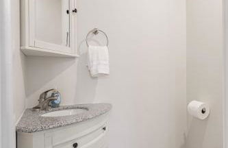 Spacious Mid Century Modern Sunroom Rambler - Foto 23