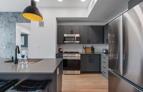 Unique 2BR SLC Short Walk to Temple, Shops, Food - Foto 16