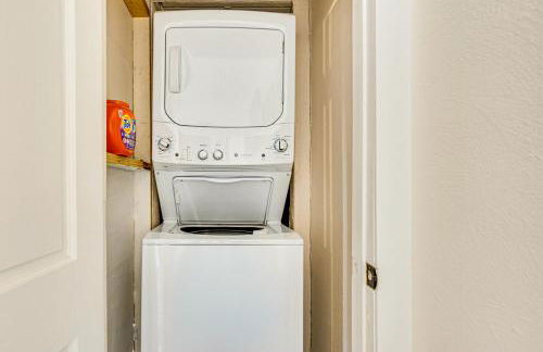 Dog-Friendly Home with Patio and Yard in Greeley - Foto 7