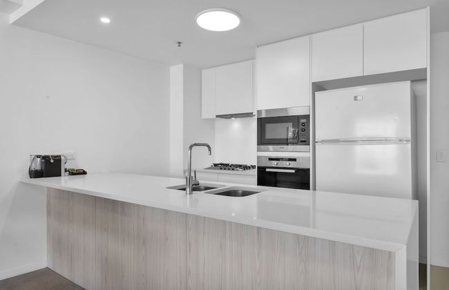 Reflection Tower Two - Foto 41