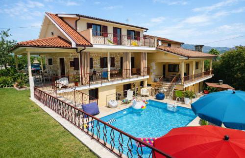 Villa Esteves avec piscine proche Braga Parking-terrasse & calme - Foto 2