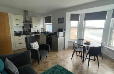 Superb 2 Bedroom Sea View Flat - Foto 3