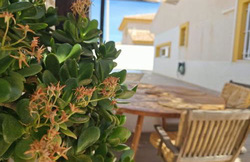 Dúplex mediterráneo con piscina y cenador - Foto 17