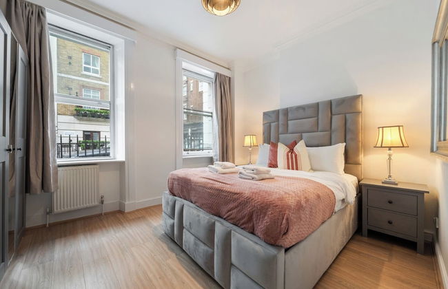 The Hertford Boutique - Photo 1