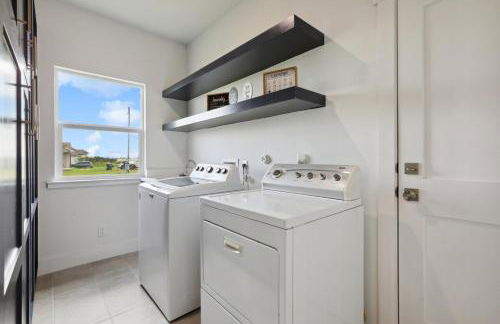 Modern Farmhouse in McDade - Foto 10