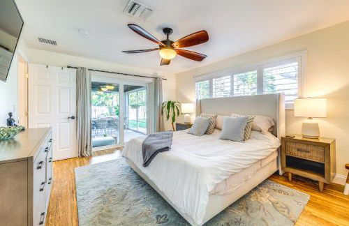 Location, Location! Stylish Home in Palm Beach! - Photo 16