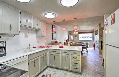 Grand Junction Golf Course Condo w/ Balconies - Foto 9