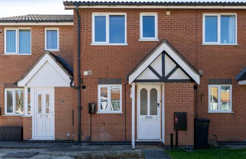 Bright 2BR House with Garden & Parking Sleeps 5 - Foto 8
