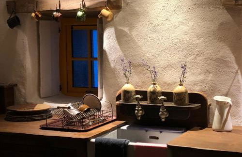 Thistle Thatch Cottage and Hot Tub - Mourne Mountains - Foto 13