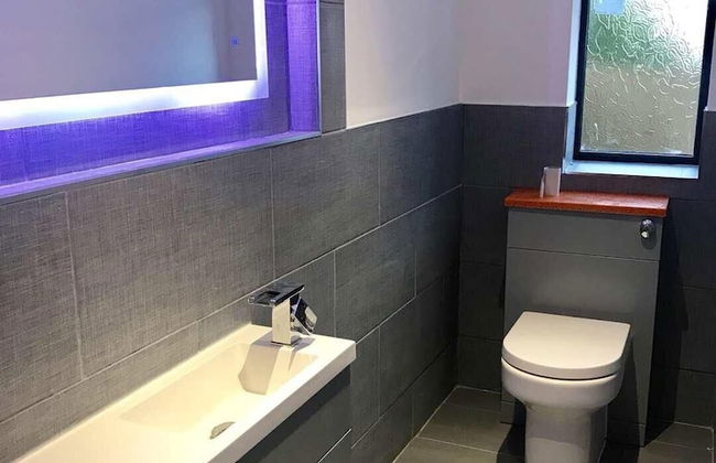 Charming 2-bed Flat in Swansea - Foto 8