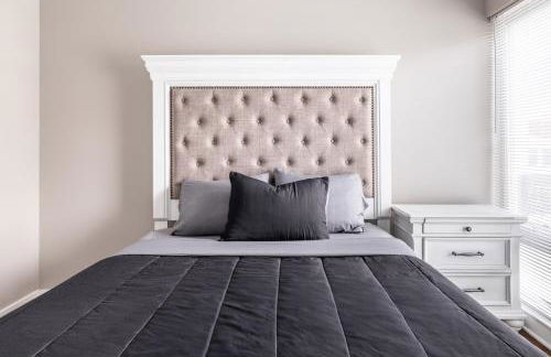 Luxury Downtown Townhome Unit 5 - Photo 37