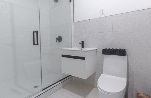 Modern Duplex Escape w Backyard - Foto 12