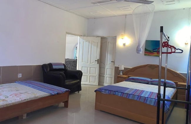 Sleeps8- Private Secure Parking- Garden- Aircon - Foto 8