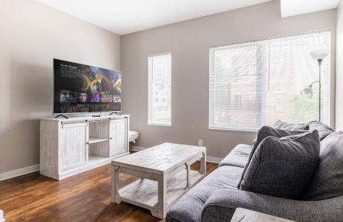 Luxury Downtown Townhome Unit 5 - Photo 14