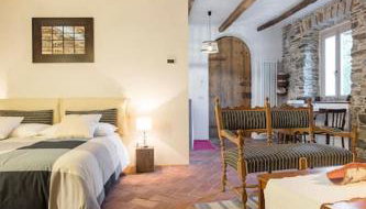 Medieval Stone Retreat with Lake Views - Foto 1