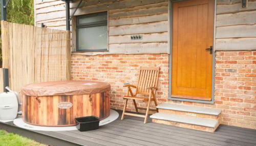 Luxury three bedroom property with hot tub - Foto 2