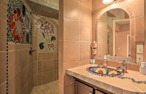 Exotic Home with Patio and Grill Walk to Canyon Lake! - Foto 30