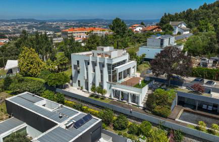 Extravagant 5-Bedroom Mansion - Foto 42