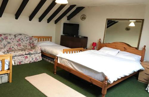 Cottage on Exmoor - Sleeps 8 & Parking - Photo 9