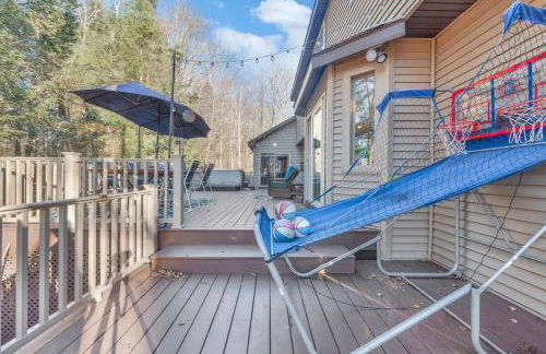 Big Bass Hideaway with Hot Tub - Foto 71