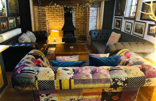 Spacious Cabin with Private Hot Tub, and Private Pool, in 5 Acres - intimate Special stay For 2 Adults - plus 1 child under 2 and up to 2 dogs stay for free - Foto 14