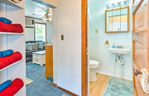 Historic Cabin Retreat Steps to Okoboji Lake - Foto 15