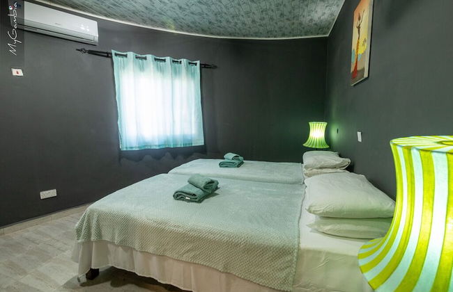 Lovely 13-bed Complex on Cape Point Beach, Bakau - Bojang River Lodge - Foto 3