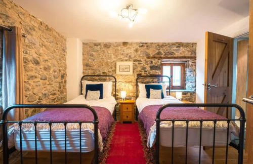 Stunning Converted Granary in Heart of St Davids - Photo 17