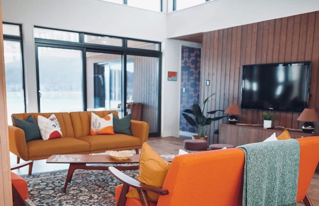 Lakeview Mid Century Luxury Cottage Citq 311414 - Photo 9