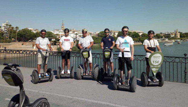 Passeando por Sevilha de Segway