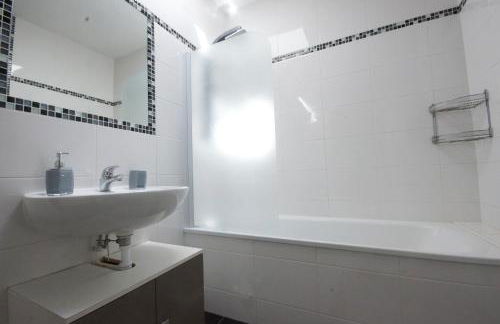 F2 Aux pieds des Thermes 3 étoiles - Foto 7