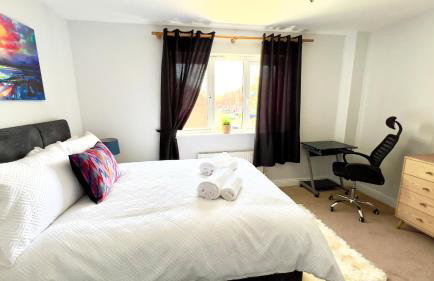 Stylish quaint home hosted by ESONGRACE Stays in Stoke-on-Trent - Perfect for Families - Contractors - Holiday makers - Emergency Housing - Professionals - Foto 21