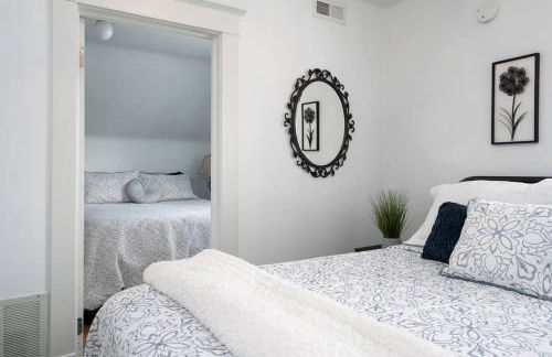 King Bed - 5 Min to MOA - 75 & 65' HDTV - Ping Pong - Foto 21