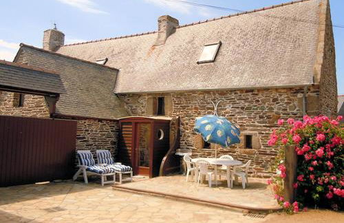 Maison charmante à Trédrez-Locquémeau avec jardin et terrasse - Foto 1