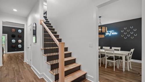 Grandma's Farm on 6 acres with Lighted Barn and River Access - Foto 2