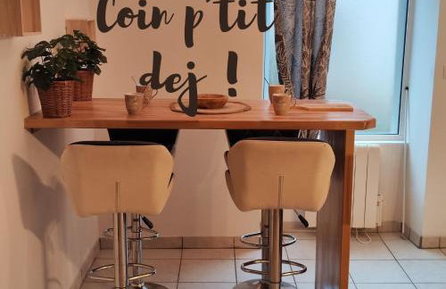 ''L'escapade Montbrisonnaise'' appartement calme avec parking gratuit sur place - Foto 2