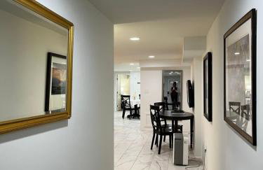 Lovely Remodeled 2bdrm Basement Home - Foto 5