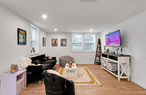 Retro Cumberland 2-Story Hangout near Six Flags - Foto 25