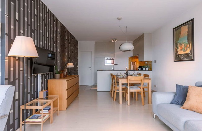 Charming Apartment Near the Beach With Balcony - Photo 39