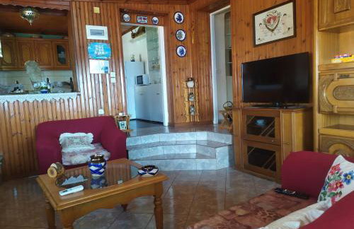 Georgia's - Photo 25